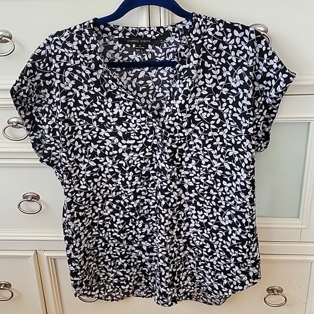 Cynthia Steffe Blouse NWOT!